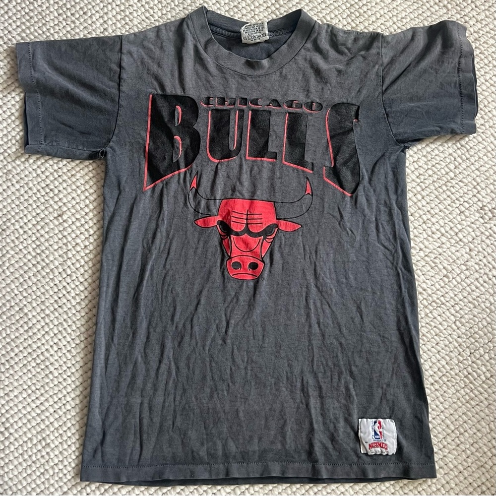 Chicago Bulls Charcoal and Red Short Sleeve Tee